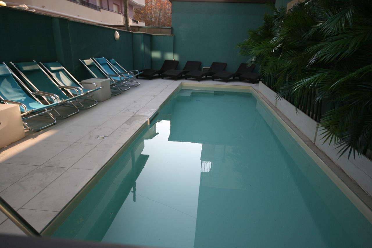 Residence Beach Paradise Rimini Esterno foto