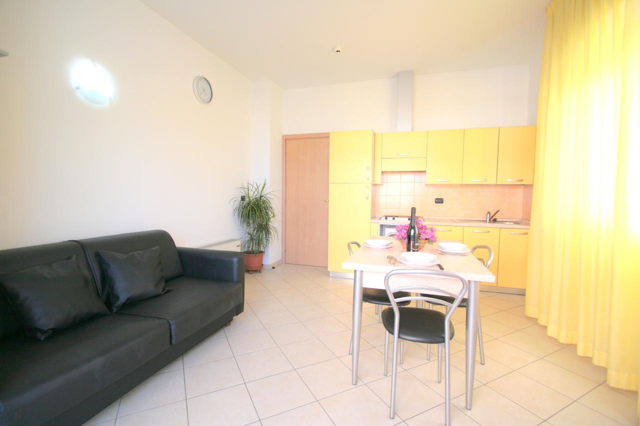Residence Beach Paradise Rimini Esterno foto