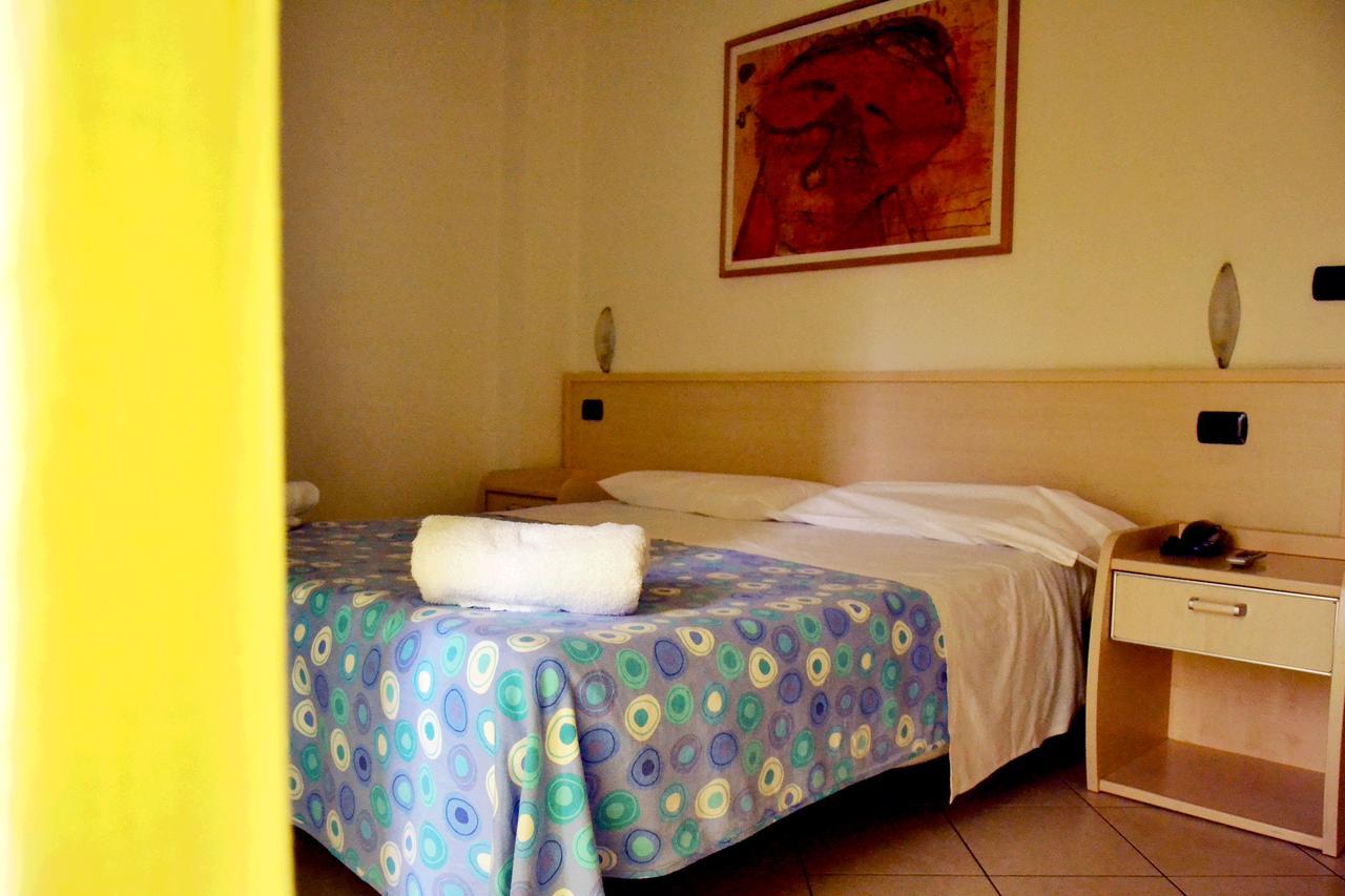 Residence Beach Paradise Rimini Esterno foto