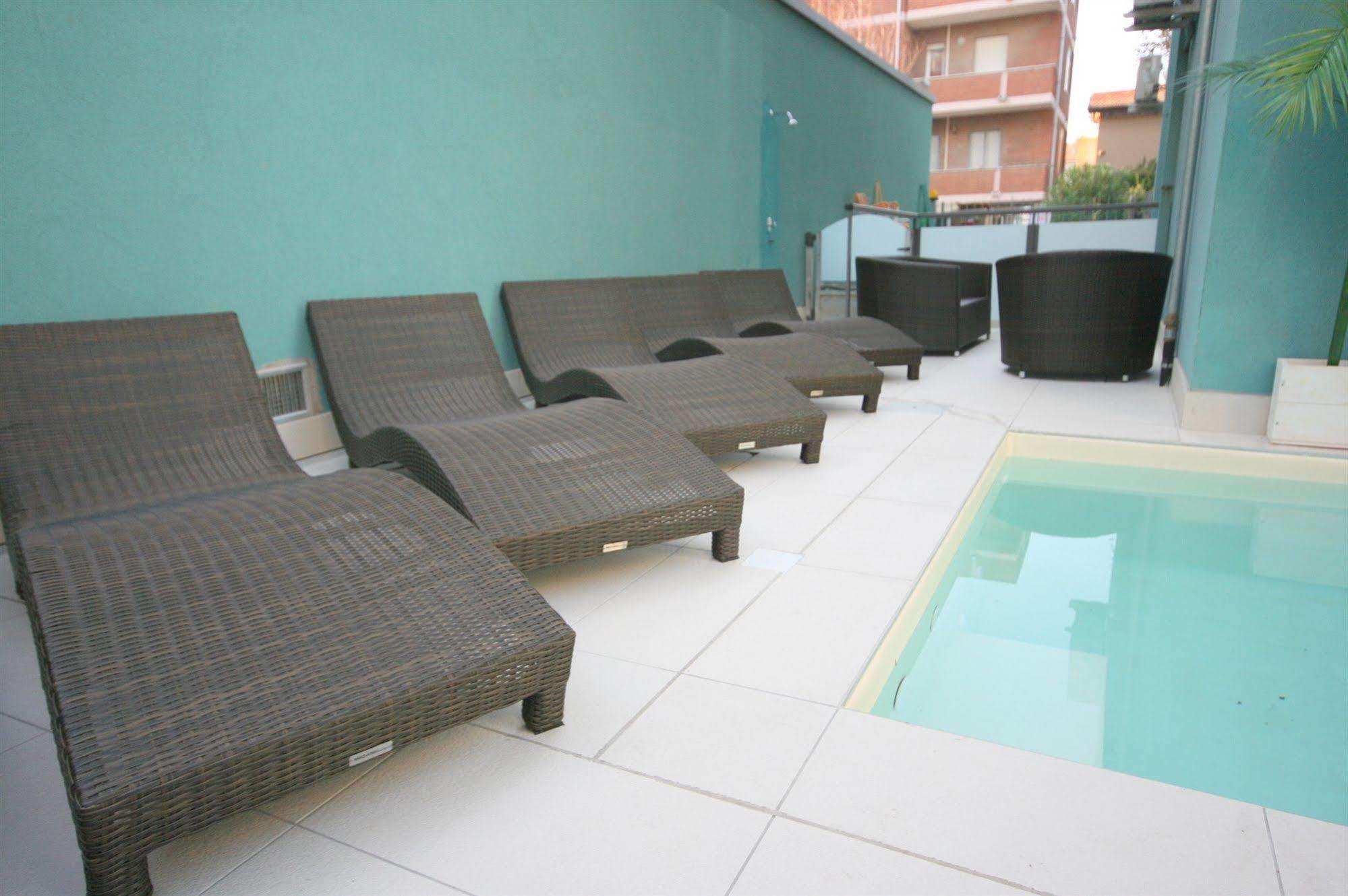 Residence Beach Paradise Rimini Esterno foto