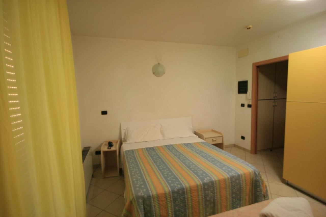 Residence Beach Paradise Rimini Esterno foto