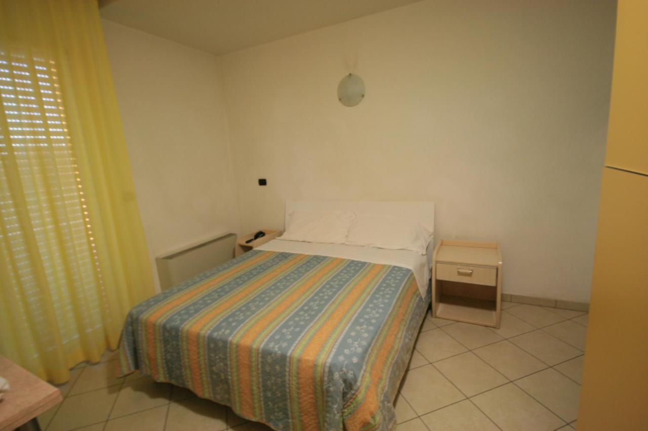 Residence Beach Paradise Rimini Esterno foto